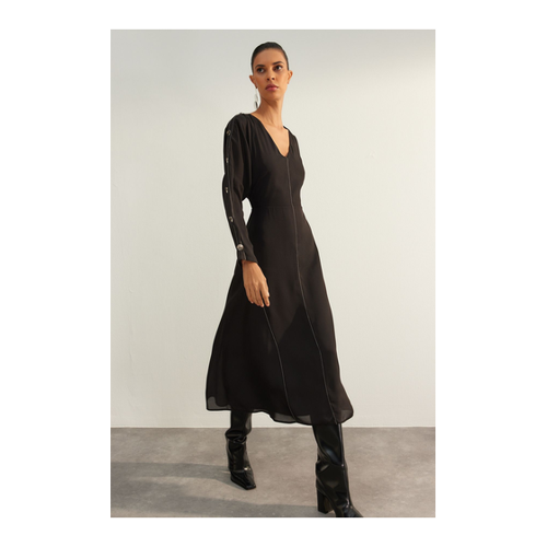Bild von Trendyol Collection Schwarzes A-linien-webkleid In Limitierter Auflage Mit Nahtdetails für Damen - 42
