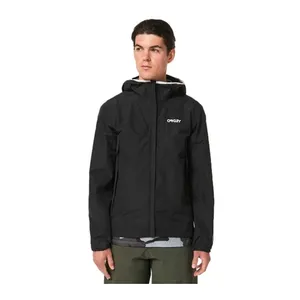 Bild von Oakley Elements Shell Jacket – Die perfekte Jacke für wechselhafte Wetterbedingungen