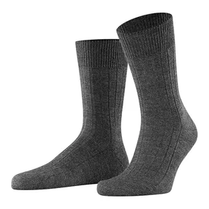 Bild von Falke Herren Socken Teppich im Schuh