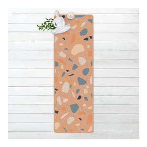 Bild von Yogamatte Kork Detailliertes Terrazzo Muster Asti