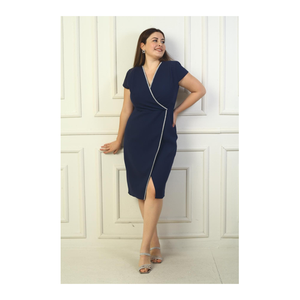 Bild von Elegantes Damenkleid mit Zweireihigem Kragen und Halbmondärmeln