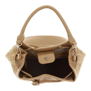 Bild von Stylische VALENTINO Float Schultertasche – Ihr modischer Begleiter