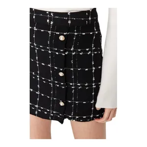 Bild von Trendyol Women's Damen Kariert/Karo Mini Eine Linie Rock Skirt, Schwarz, 36 - Modellnummer: TWOAW23ET00371